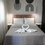 Mouson Luxury With Free Private Parking 卡瓦拉
