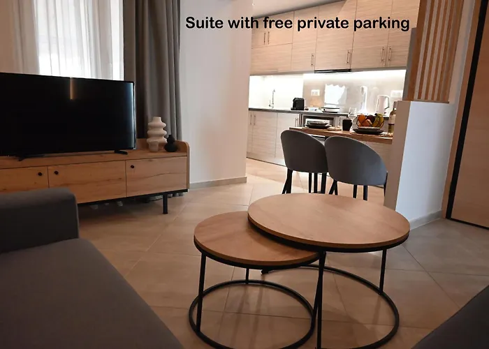 Mouson Luxury With Free Private Parking Apartament Kawala